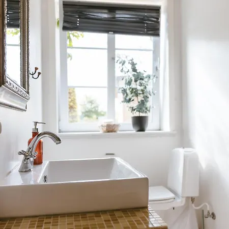 Lindegaarden Kollund Bed & Breakfast Krusa