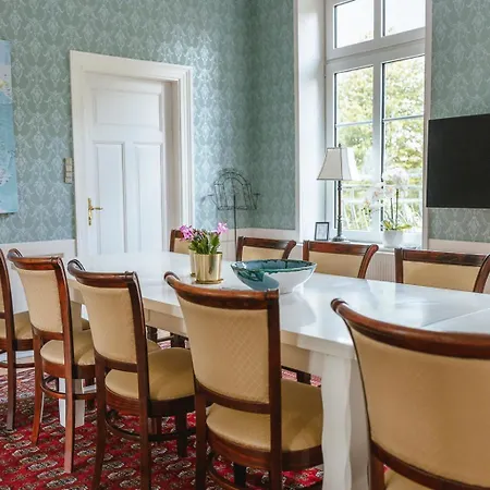 Lindegaarden Kollund Bed & Breakfast 3*